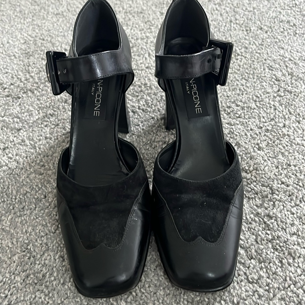 Even-Picone women’s chunky heels size 8 with strap
